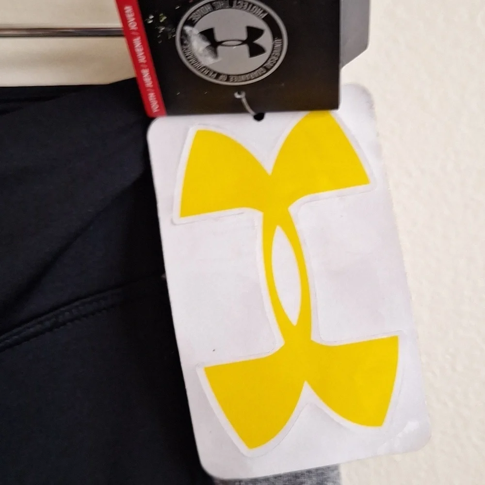 Under Armour Black and Gray Girls Leggings size Large
